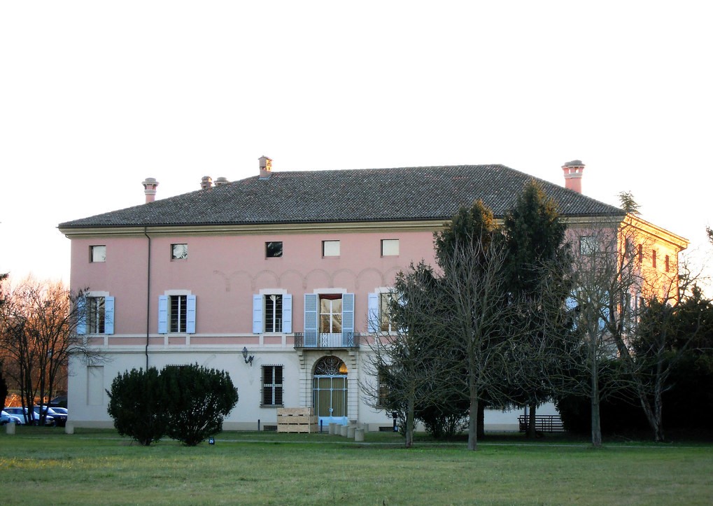 Esterno di una delle ville del contado di Bologna: palazzo Pepoli Bentivoglio.