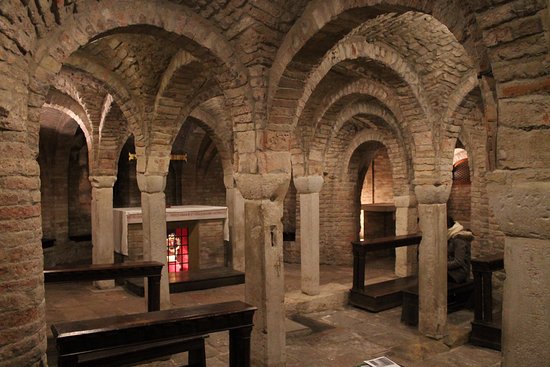 Cripta dei Santi Vitale e Agricola a Bologna
