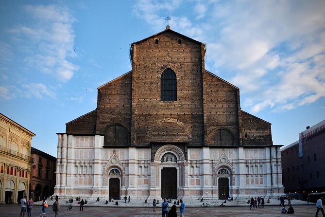 La Basilica di San Petronio a Bologna in Piazza Maggiore