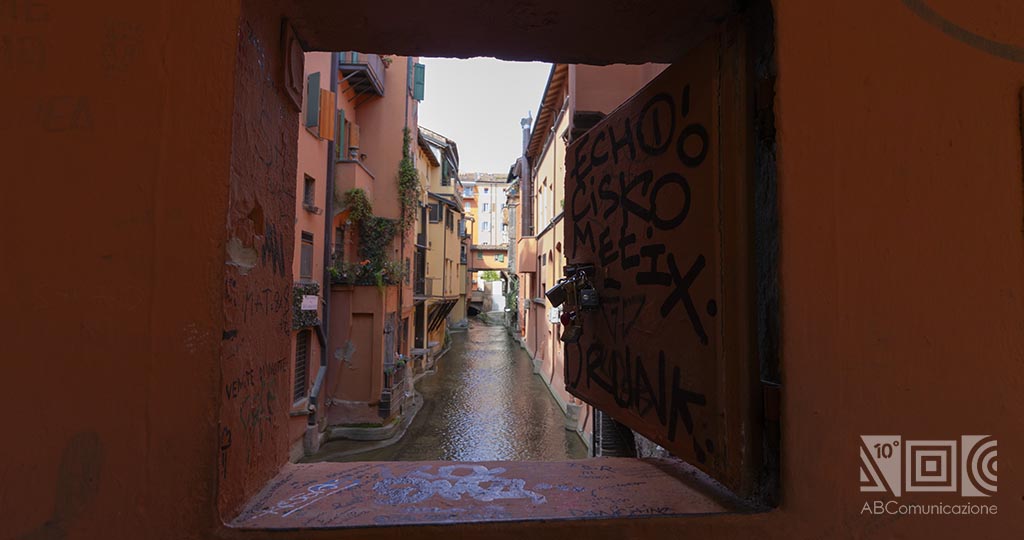 Vista sulla Finestrella o "Piccola Venezia" di Bologna, uno dei Sette Segreti di Bologna.