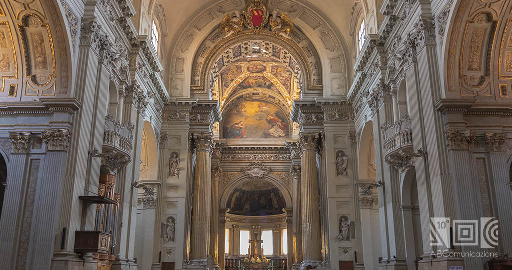 Interno della cattedrale di San Pietro, La Cattedrale di San Pietro interno, Cattedrale Metropolitana di San Pietro, Cattedrale San Pietro Bologna.